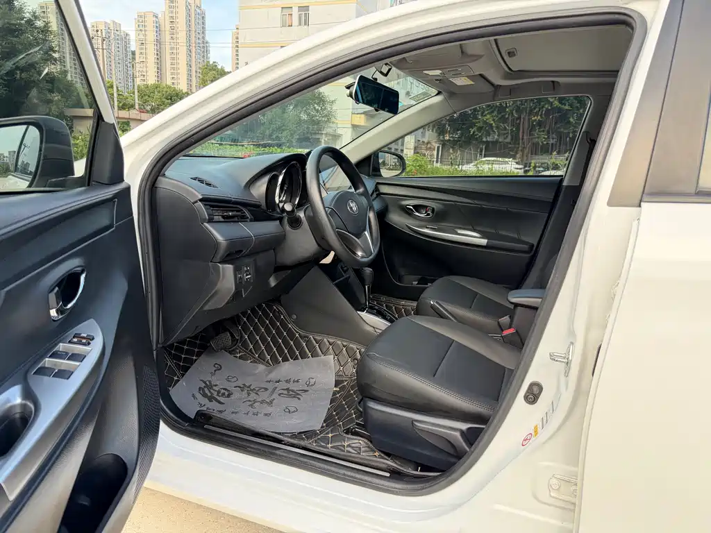 Toyota Yaris L 2017