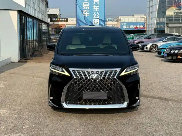 Lexus LM 2020