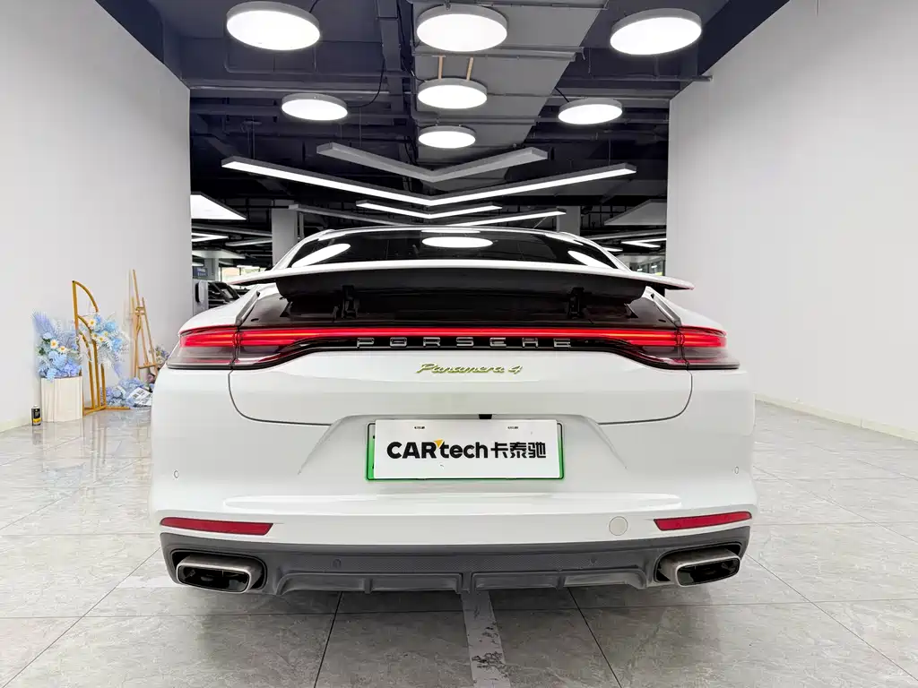 Porsche Panamera Hybrid 2021