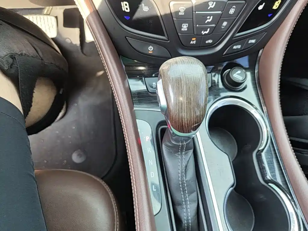 Buick Envision Plus 2020 — фото 14