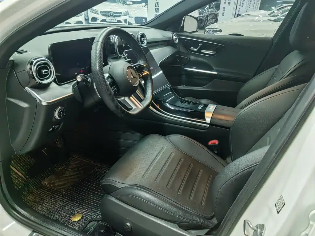 Mercedes-Benz C-Class 2023 — фото 4