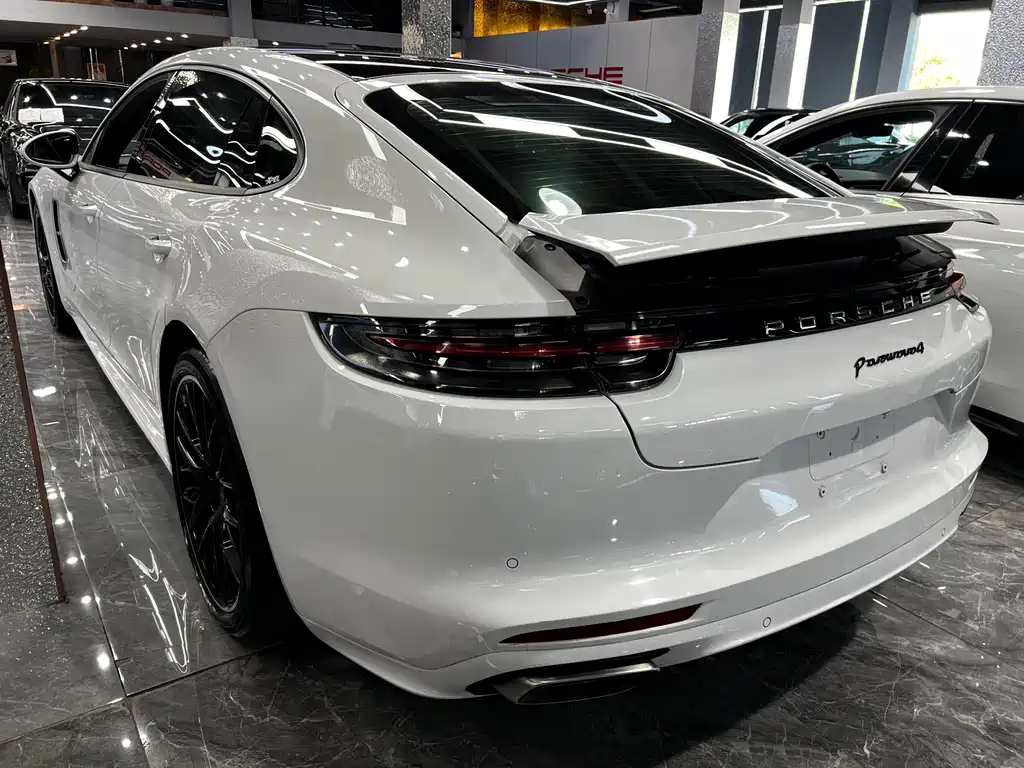 Porsche Panamera 2019 — фото 19