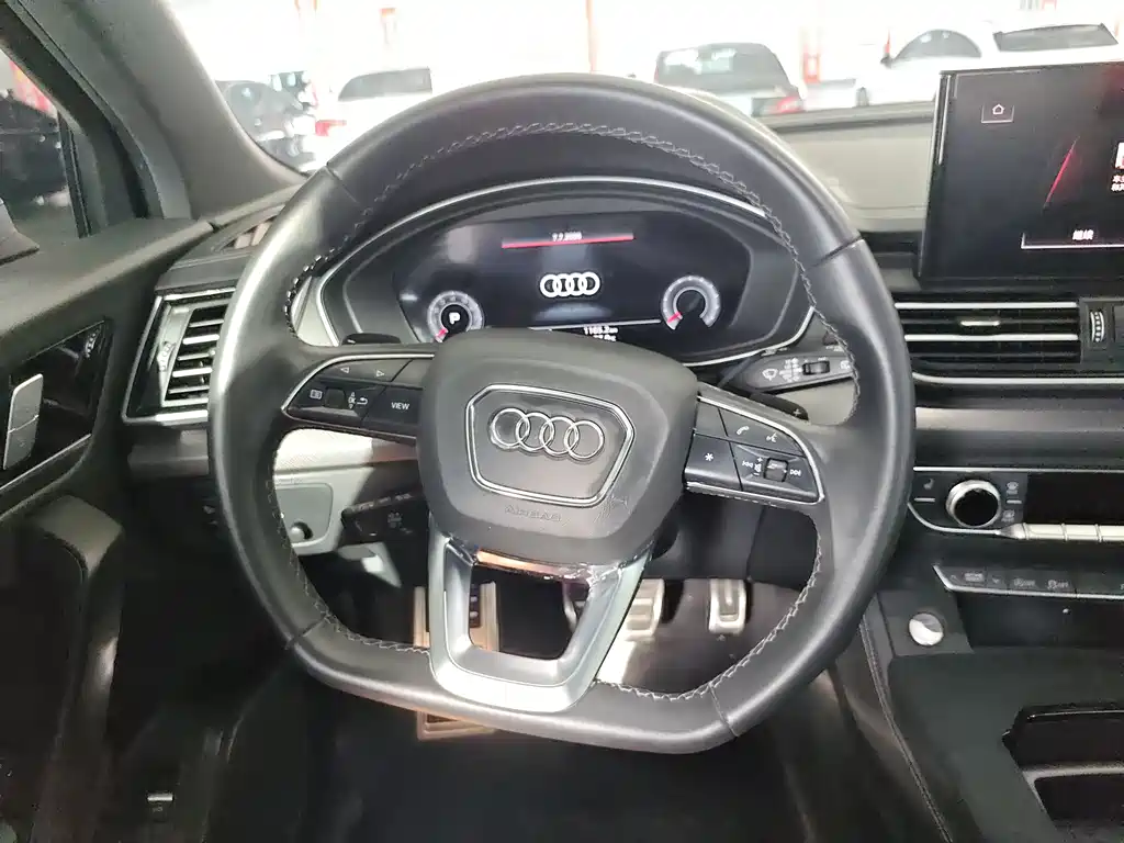Audi Q5L 2025 — фото 10