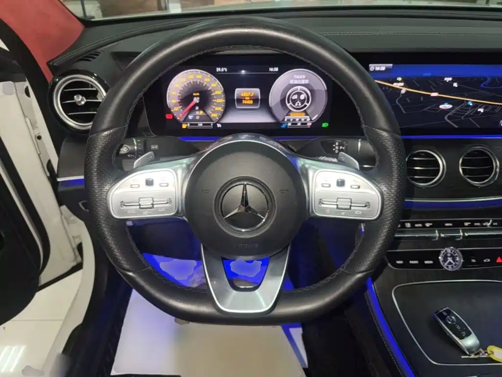Mercedes-Benz E-Class 2020 — фото 11