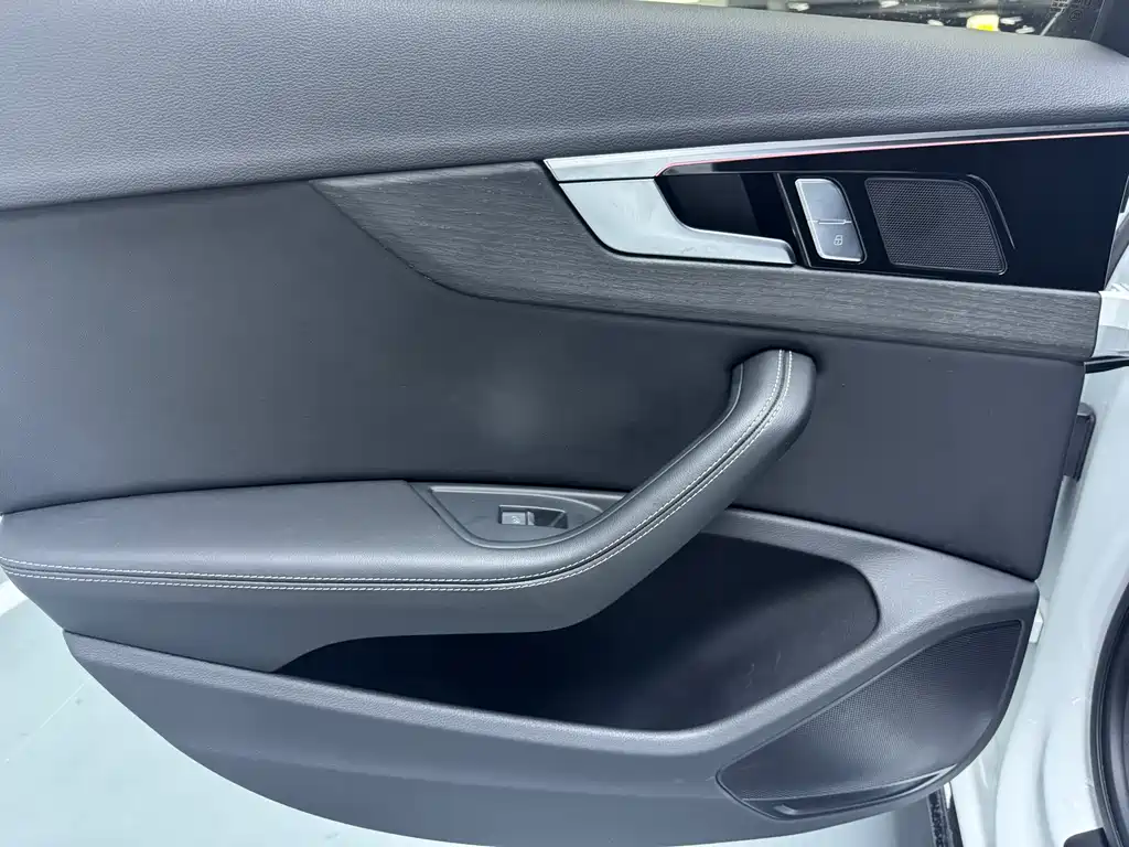 Audi A4L 2025