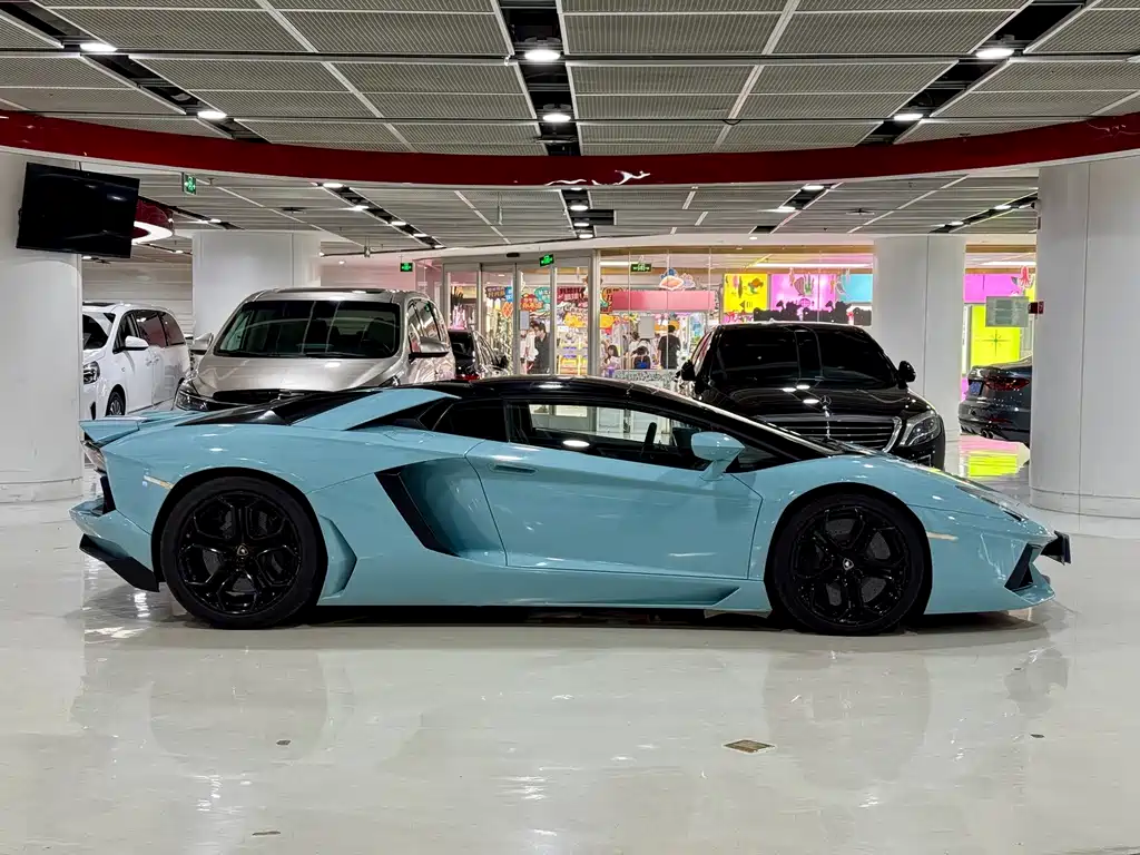 Lamborghini Aventador 2014 — фото 12