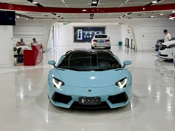 Lamborghini Aventador 2014