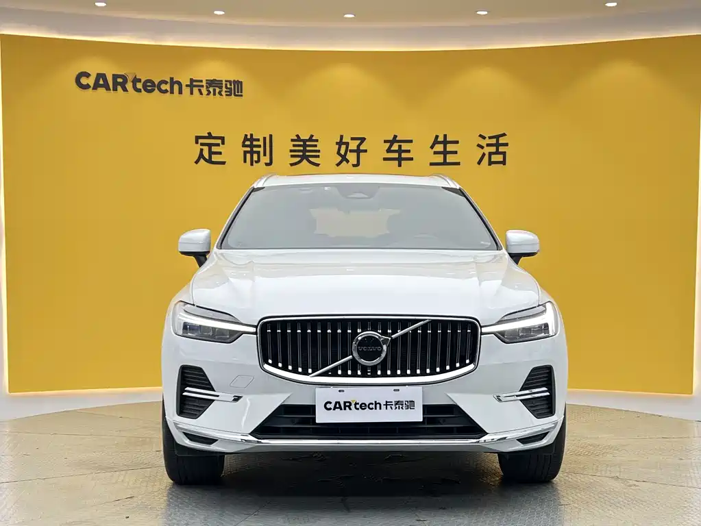 Volvo XC60 2022 — фото 2