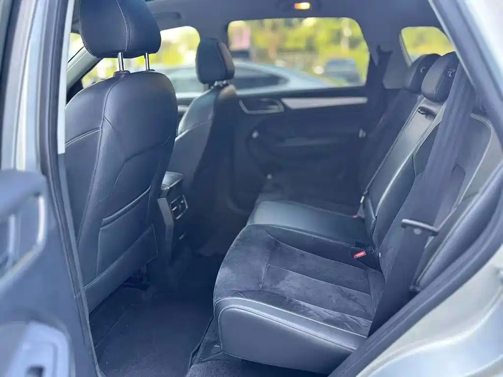 Roewe RX5 New Energy 2018 — фото 10