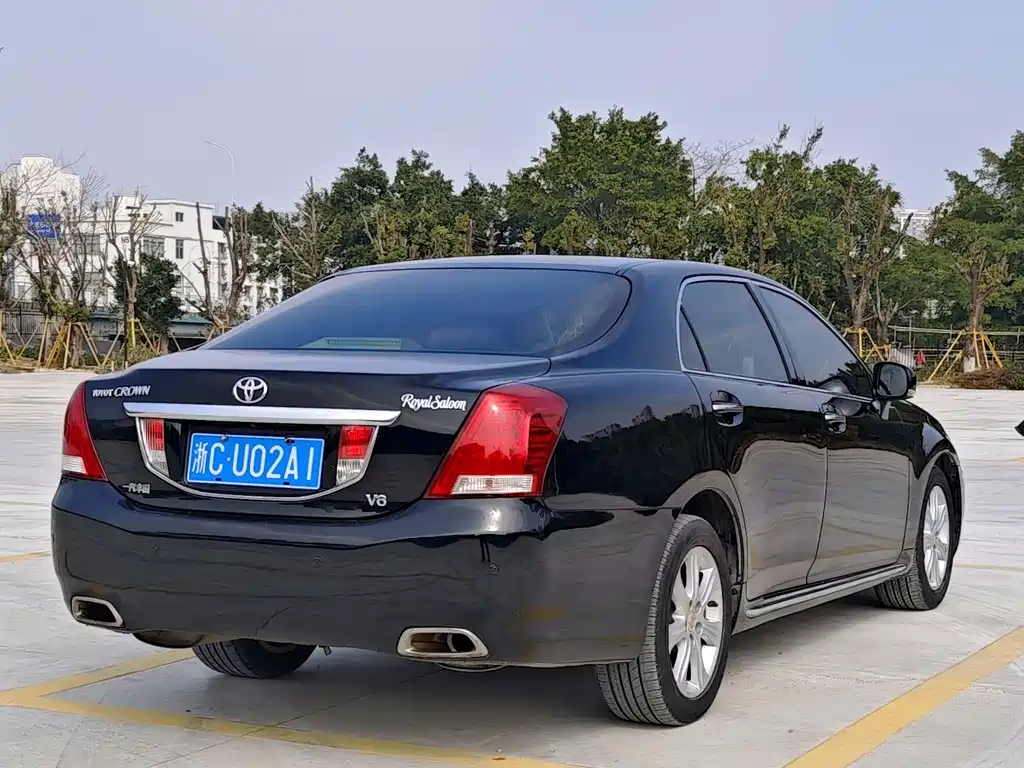 Toyota Crown 2010 — фото 5
