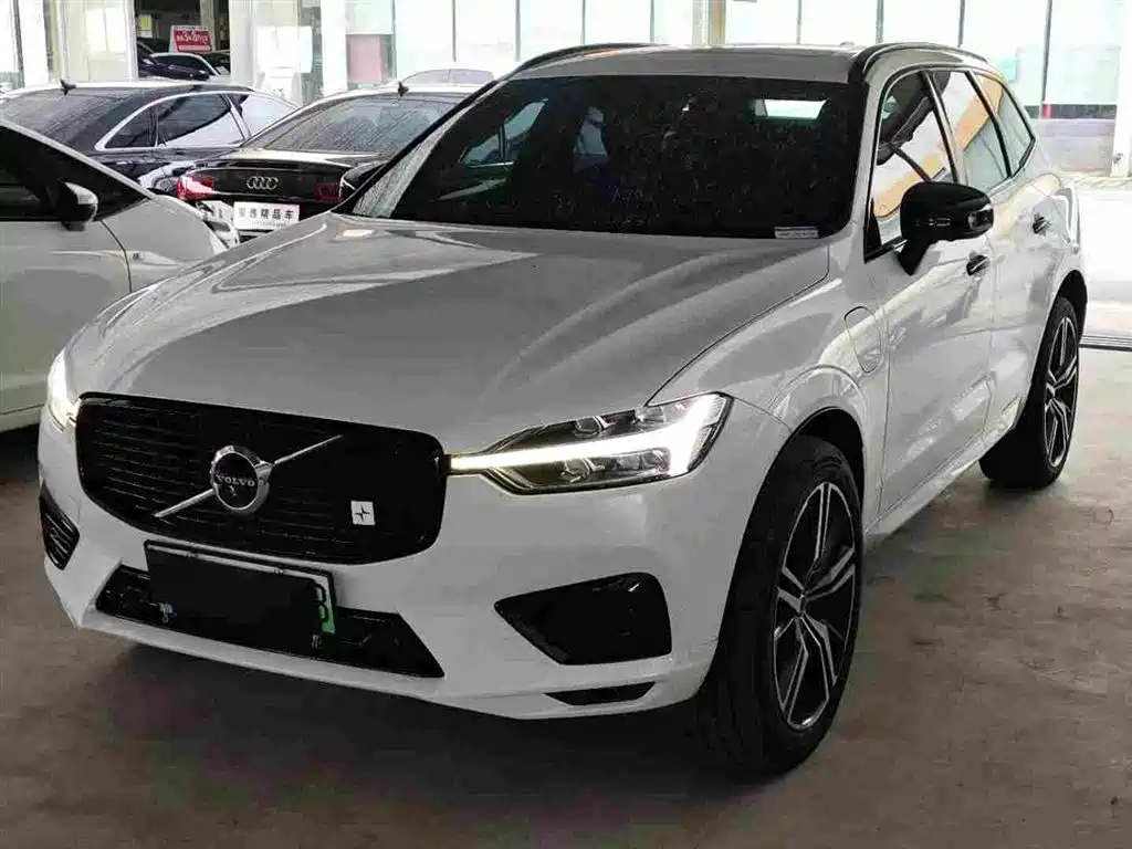 Volvo XC60 PHEV 2021 — фото 1