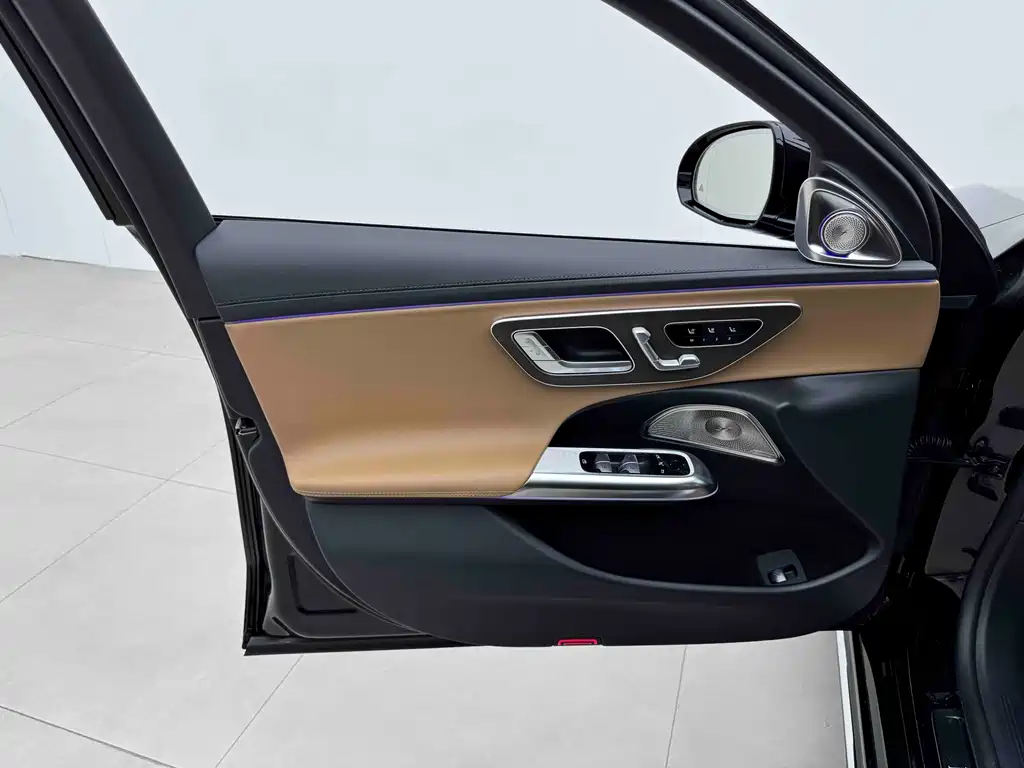 Mercedes-Benz E-Class 2024