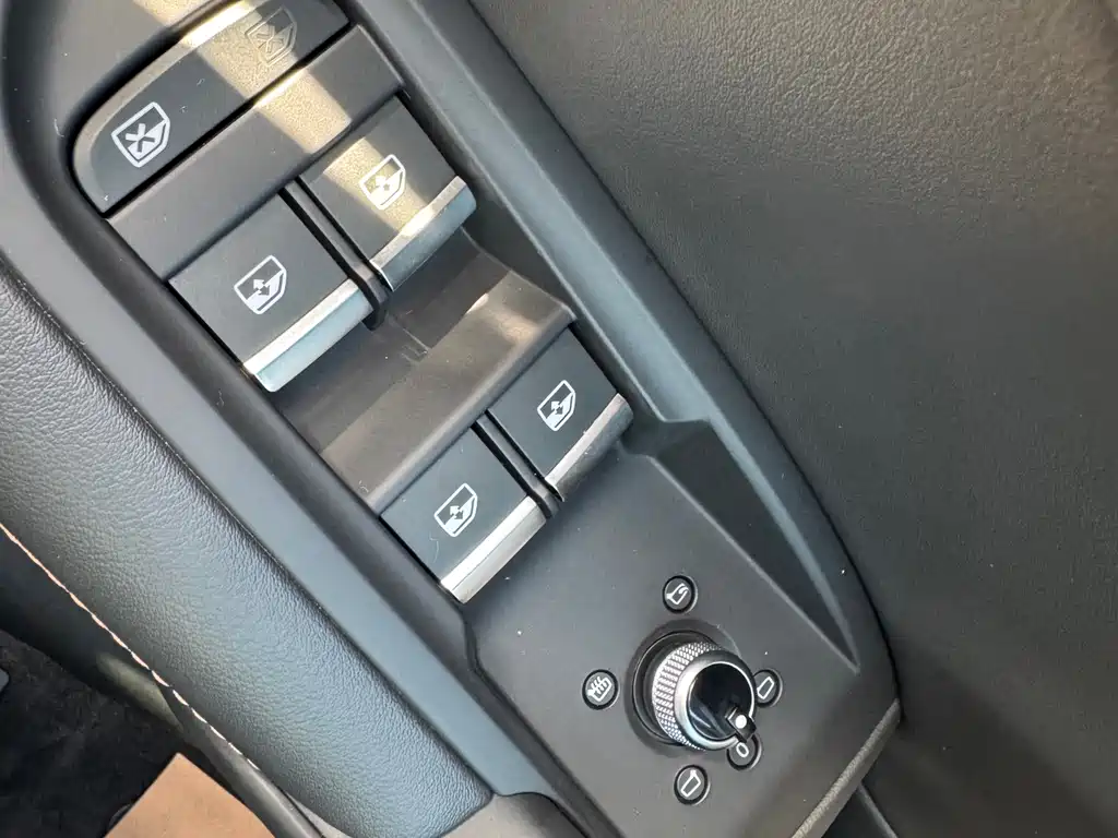 Audi Q5L 2019 — фото 26