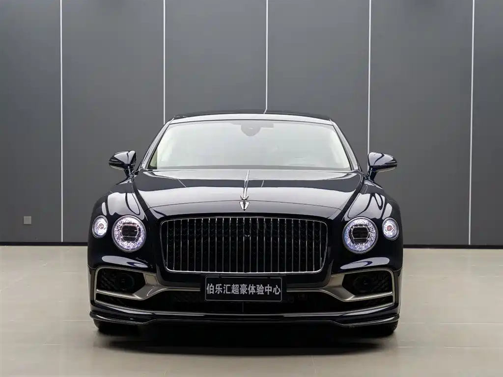 Bentley Flying Spur PHEV 2023 — фото 3