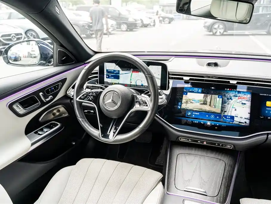 Mercedes-Benz E-Class 2023 — фото 18