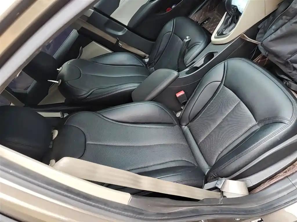 Buick Excelle 2016 — фото 25