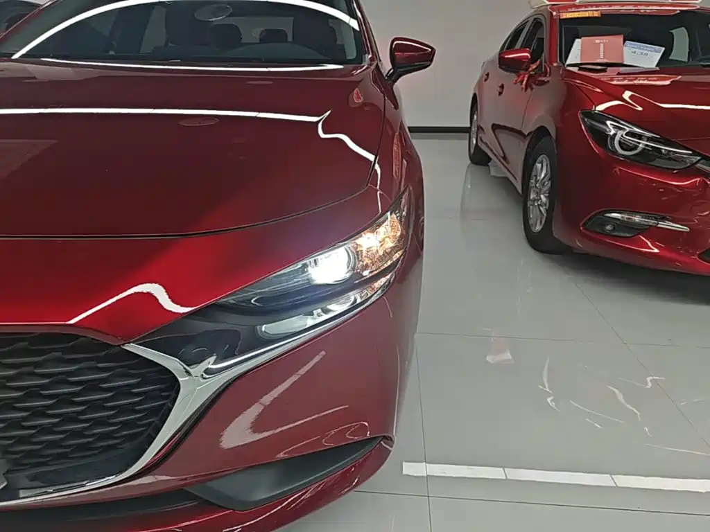 Mazda 3 Axela 2021 — фото 24