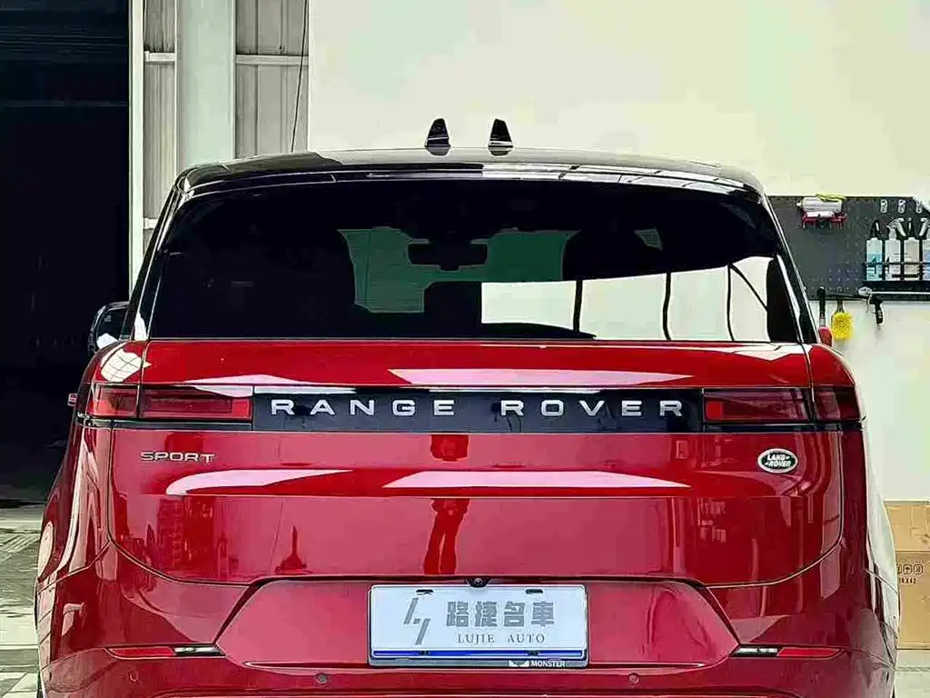 Land Rover Sport 2023 — фото 4