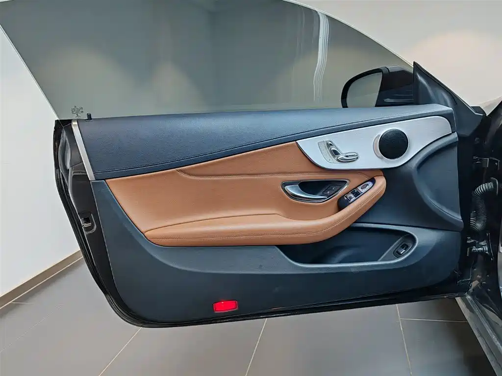 Mercedes-Benz C-Class 2019 — фото 16
