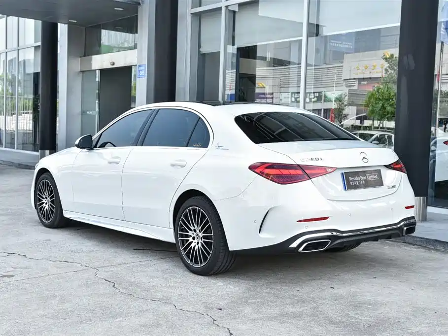Mercedes-Benz C-Class 2024 — фото 4