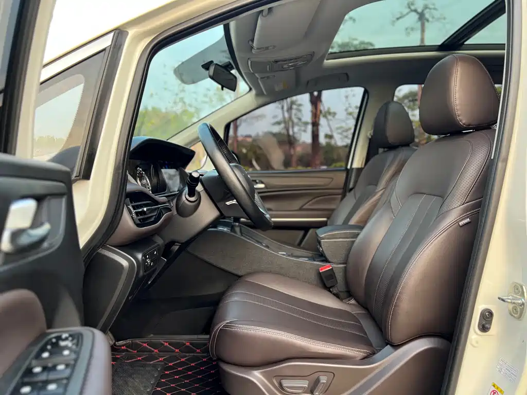 GAC Motor Trumpchi M6 2019 — фото 8