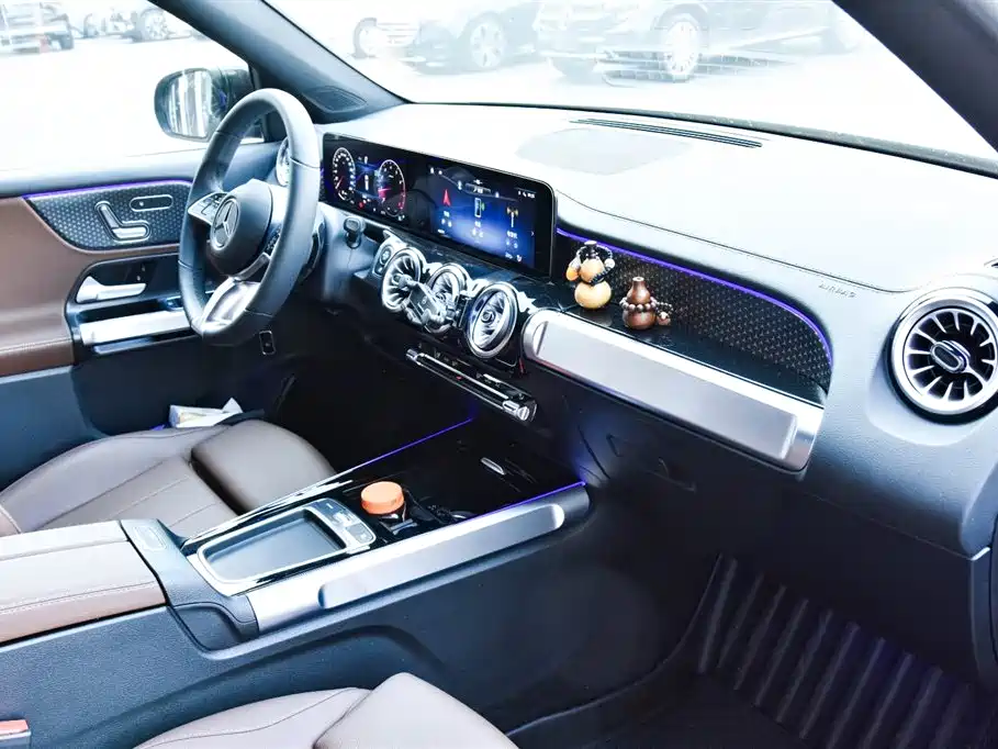 Mercedes-Benz GLB 2025 — фото 12