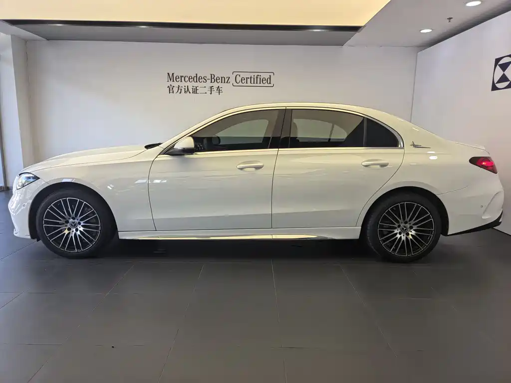 Mercedes-Benz C-Class 2024