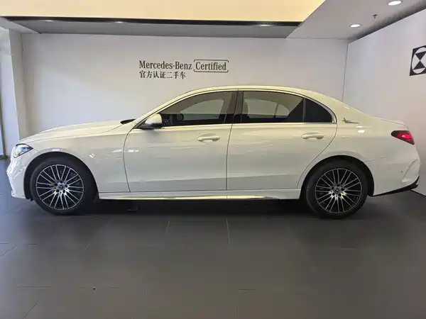Mercedes-Benz C-Class 2024
