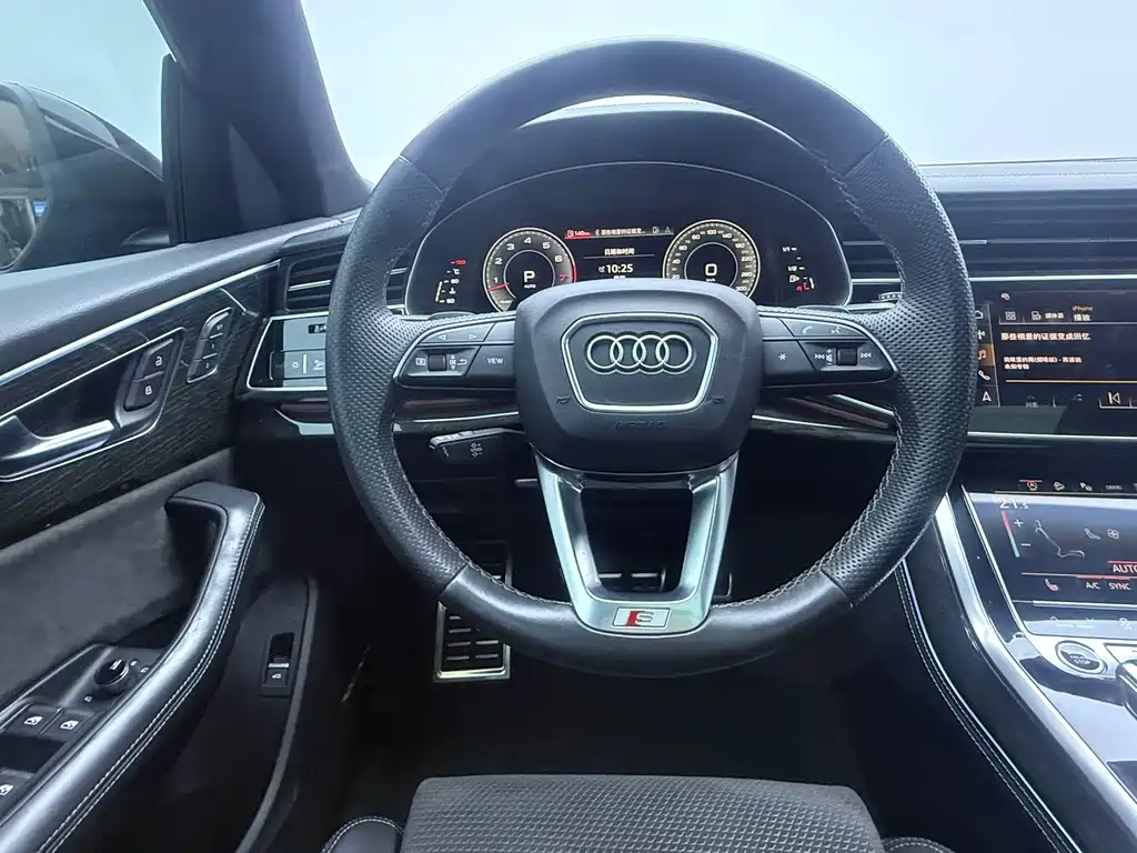Audi Q8 2021 — фото 7