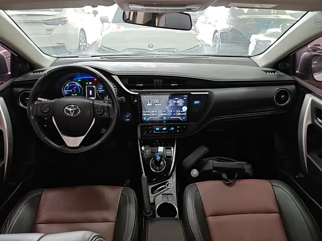Toyota Corolla 2019 — фото 10