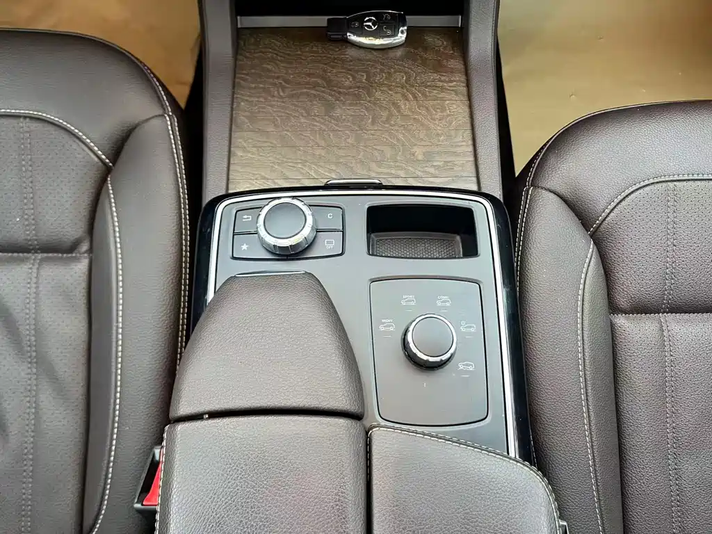 Mercedes-Benz GLE 2017 — фото 14