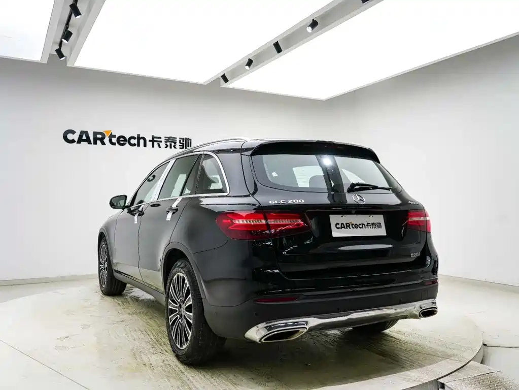 Mercedes-Benz GLC 2018 — фото 20