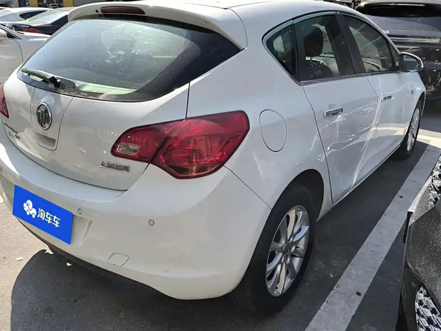 Buick Excelle 2012 — фото 3