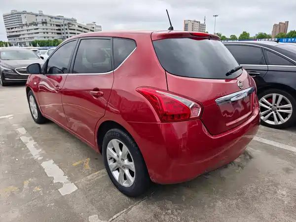 Nissan Tiida 2013