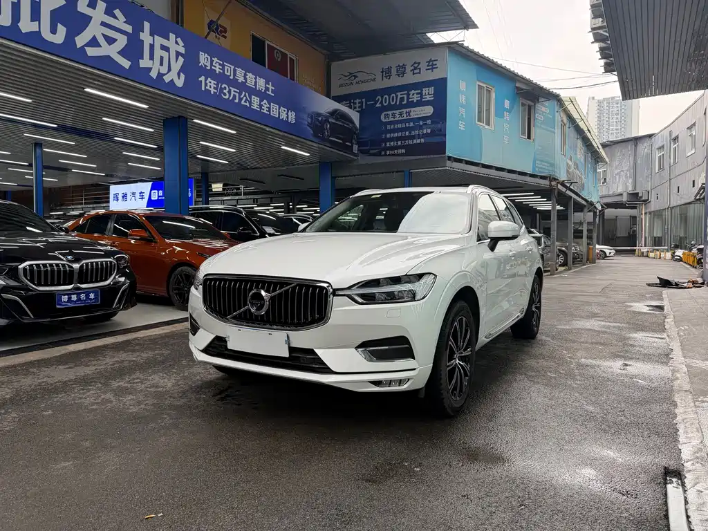 Volvo XC60 2018 — фото 1