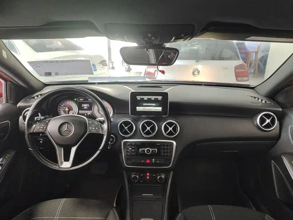 Mercedes-Benz A-Class 2015 — фото 10