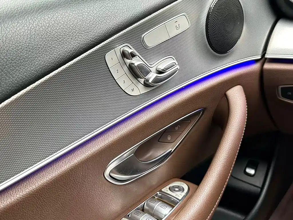 Mercedes-Benz E-Class 2019 — фото 8