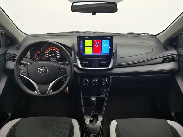 Toyota Yaris L 2022