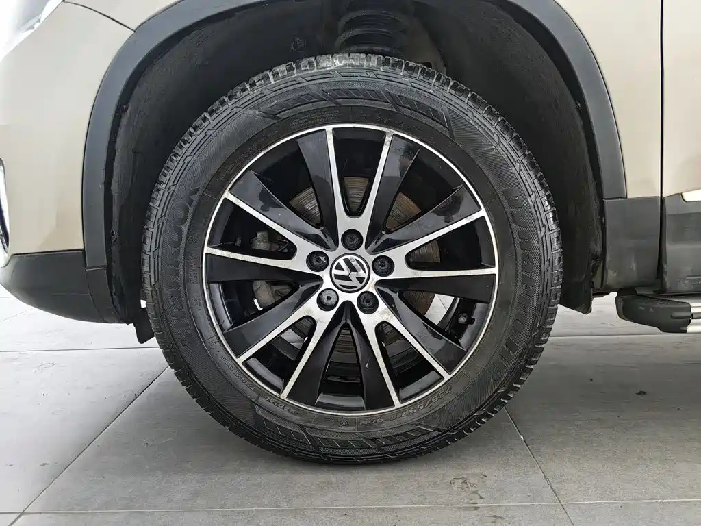 Volkswagen Tiguan 2015 — фото 17