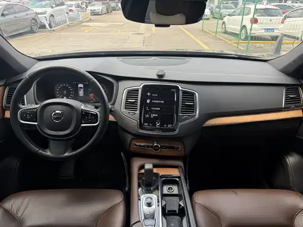Volvo XC90 2022