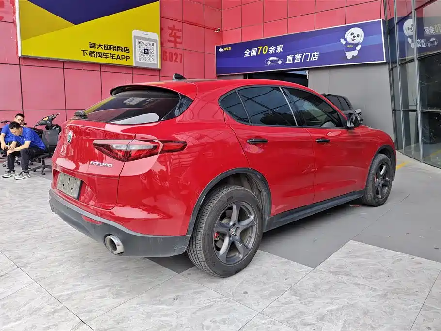Alfa Romeo Stelvio 2017 — фото 3
