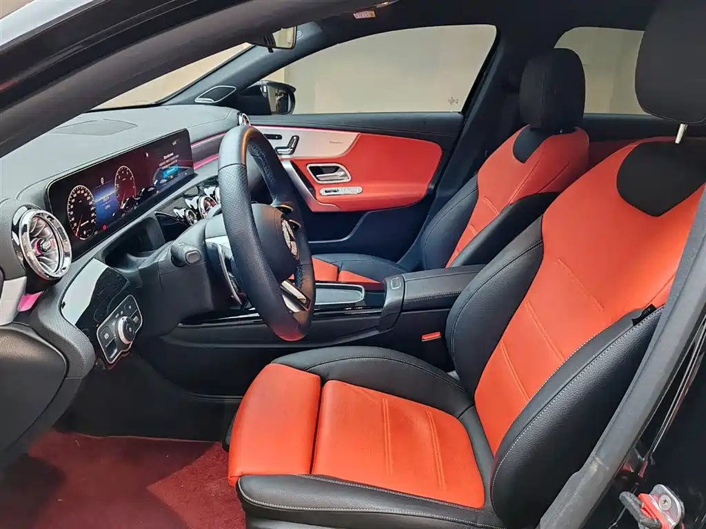 Mercedes-Benz A-Class AMG 2025 — фото 12