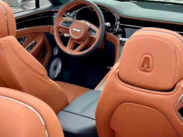 Bentley Continental 2021