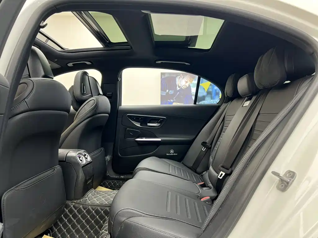 Mercedes-Benz C-Class 2025 — фото 20