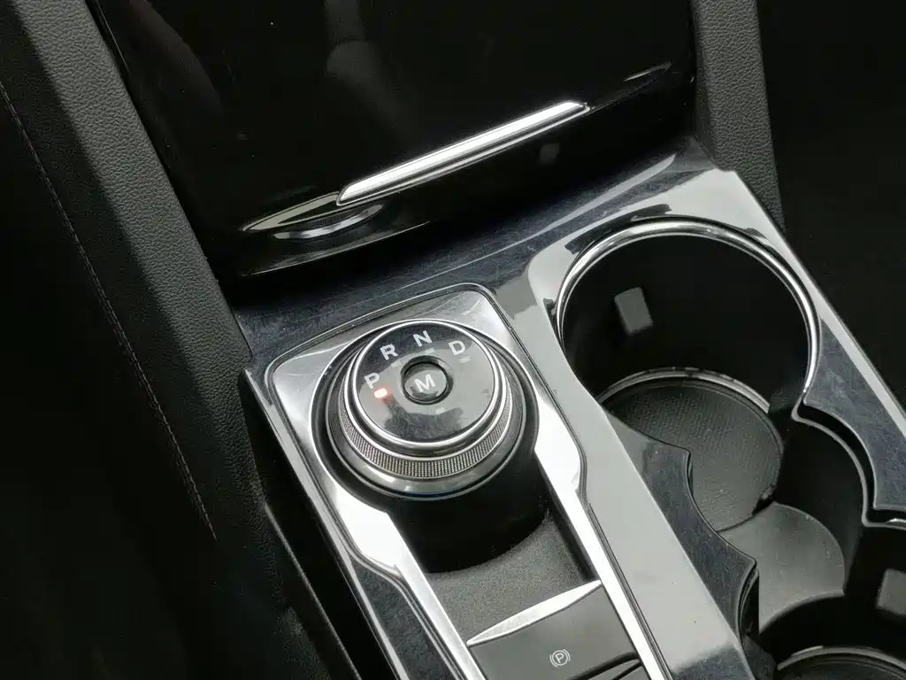 Ford Escape 2020 — фото 13