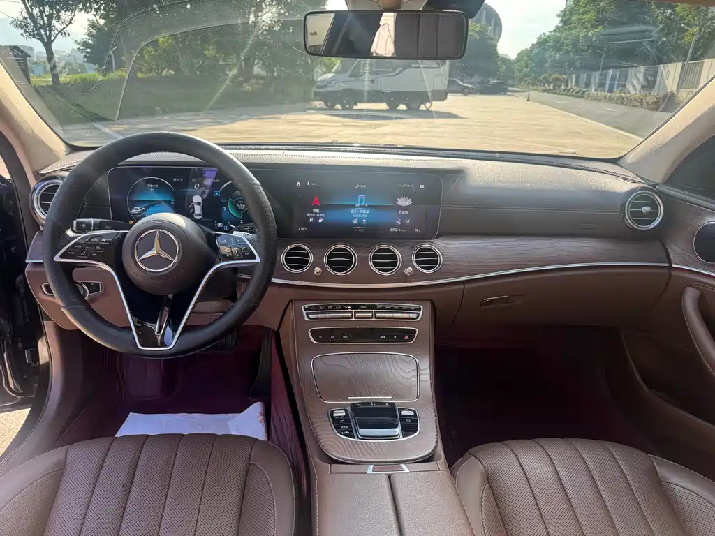 Mercedes-Benz E-Class 2021 — фото 10