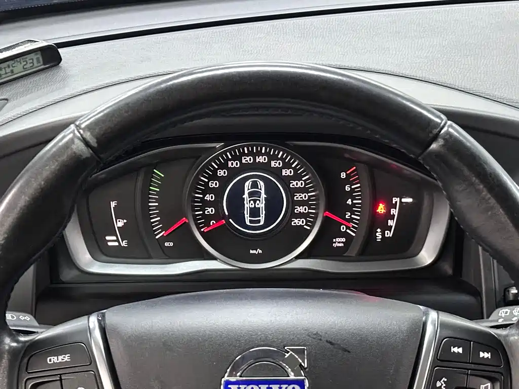 Volvo XC60 2014 — фото 14
