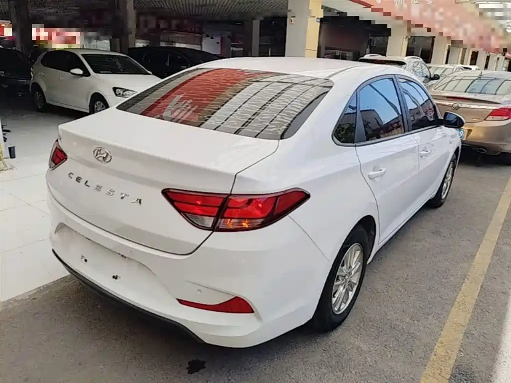 Hyundai Elantra 2020 — фото 7