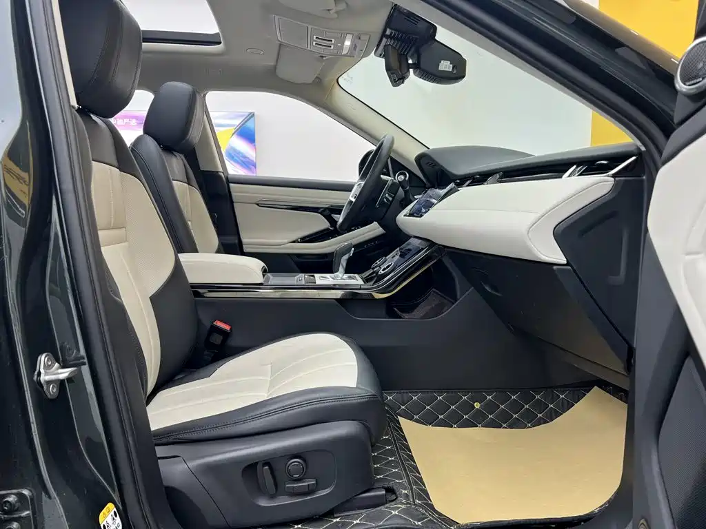 Land Rover Range Rover Evoque 2024 — фото 18