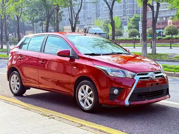Toyota Yaris L 2014